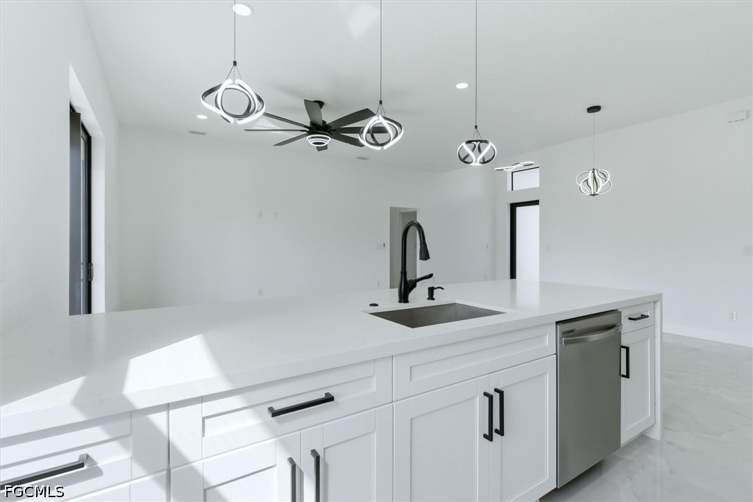 3 Bed SingleFamilyResidence for Sale in Lehigh Acres, photo 8