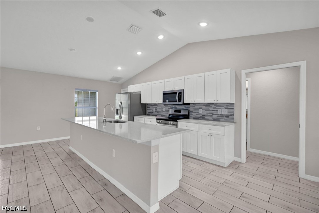 4 Bed SingleFamilyResidence for Sale in Cape Coral, photo 8