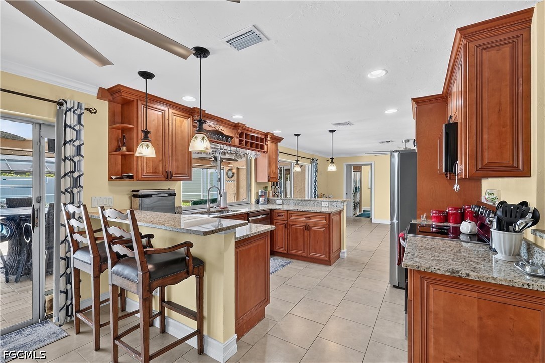 3 Bed Pool Home for Sale in Cape Coral, photo 8