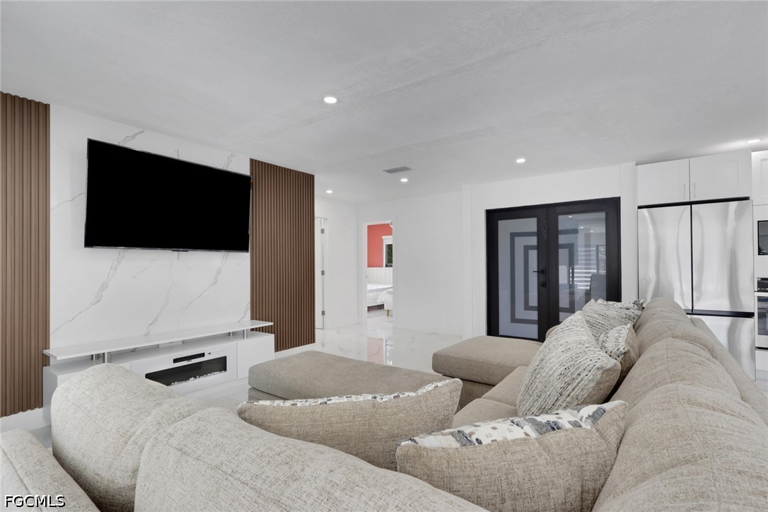3 Bed Pool Home for Sale in Cape Coral, photo 8