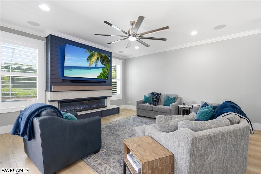 5 Bed Pool Home for Sale in Stoneybrook, photo 8