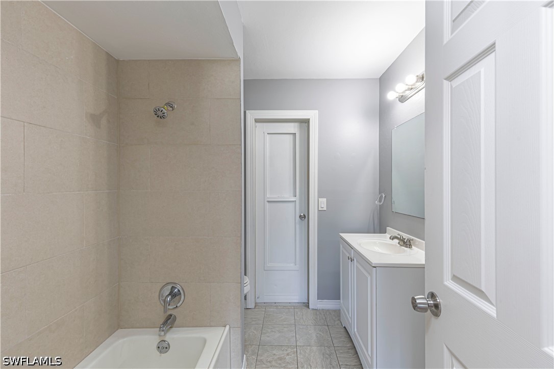 3 Bed SingleFamilyResidence for Sale in Cape Coral, photo 8