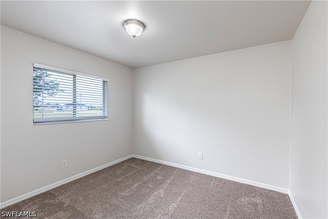 3 Bed SingleFamilyResidence for Sale in Cape Coral, photo 8