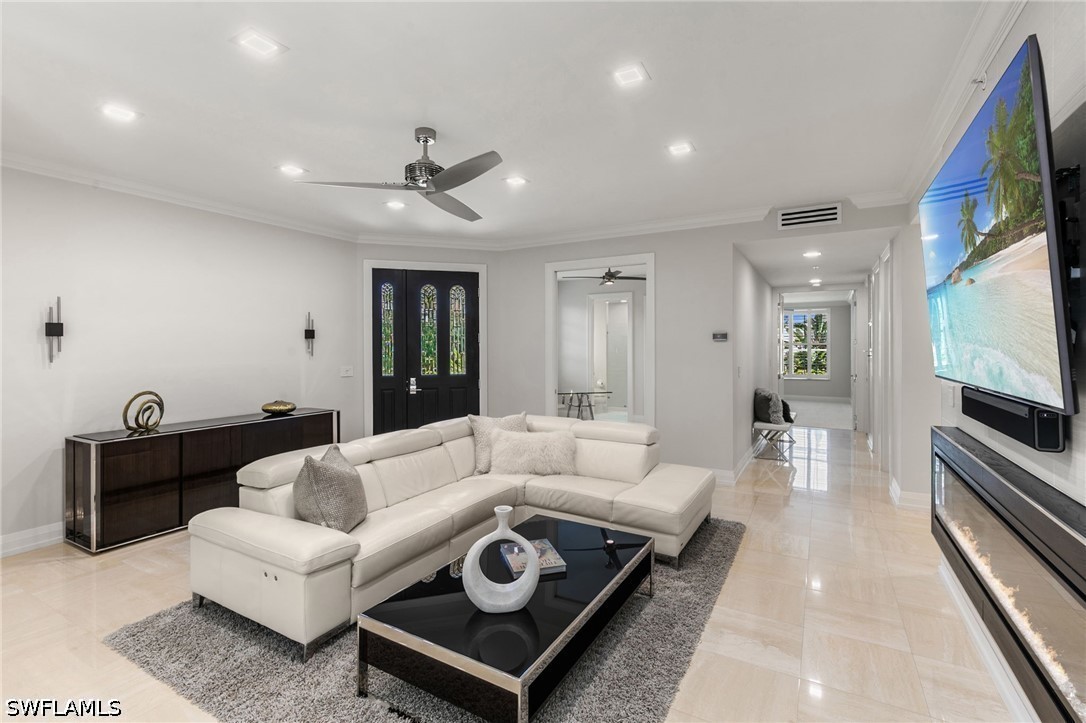 3 Bed Condominium for Sale in Colonade, photo 8