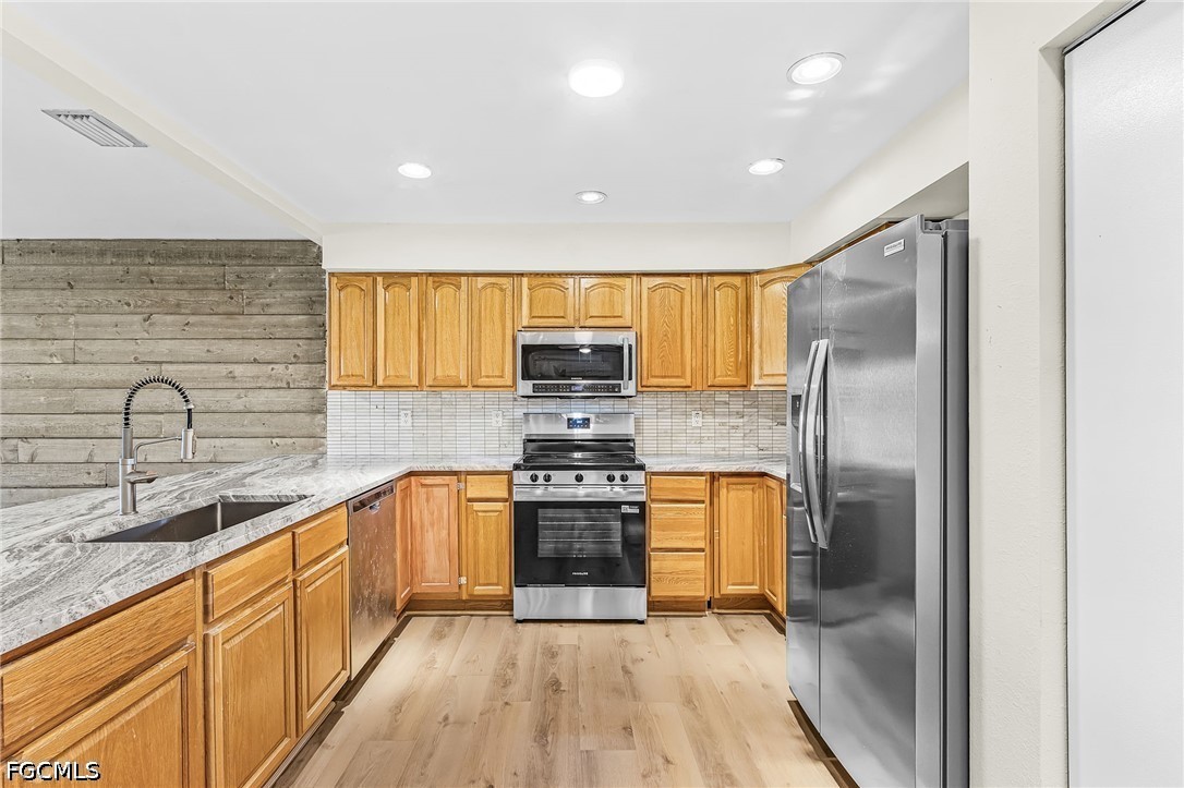 5 Bed SingleFamilyResidence for Sale in Lehigh Acres, photo 8