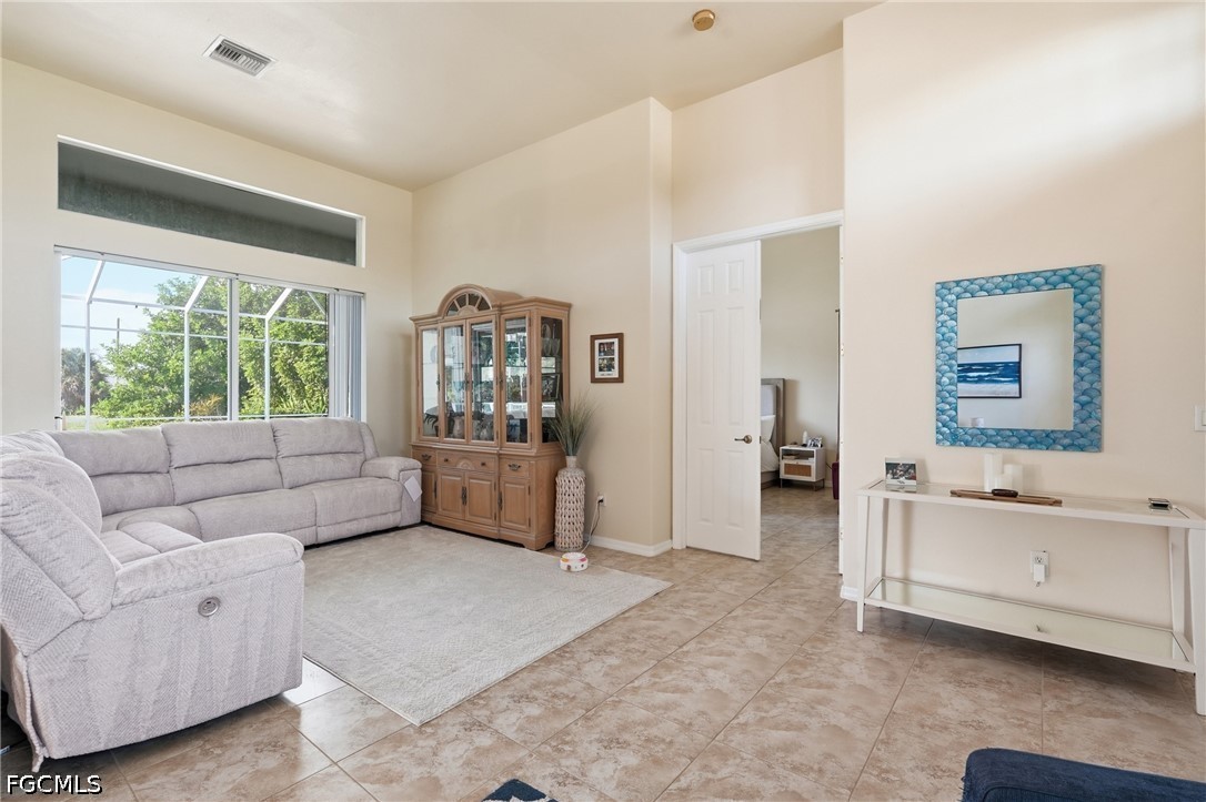 3 Bed Pool Home for Sale in Cape Coral, photo 8