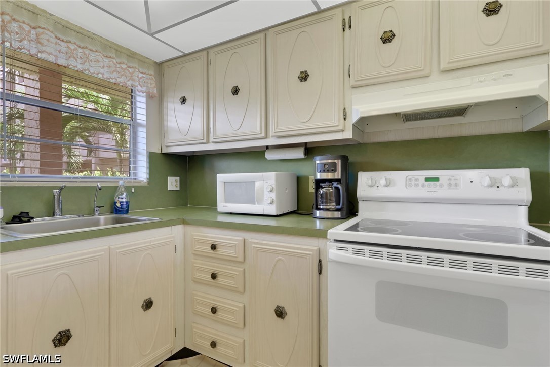 1 Bed Condominium for Sale in Naples, photo 8