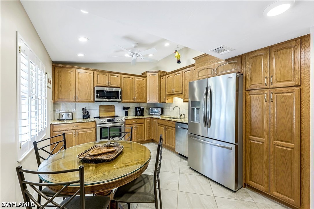 2 Bed Condominium for Sale in Fairway Oaks, photo 8