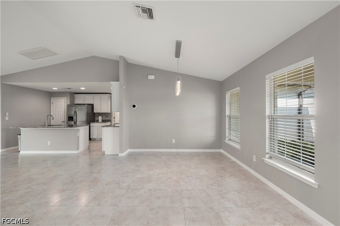 4 Bed SingleFamilyResidence for Sale in Cape Coral, photo 8