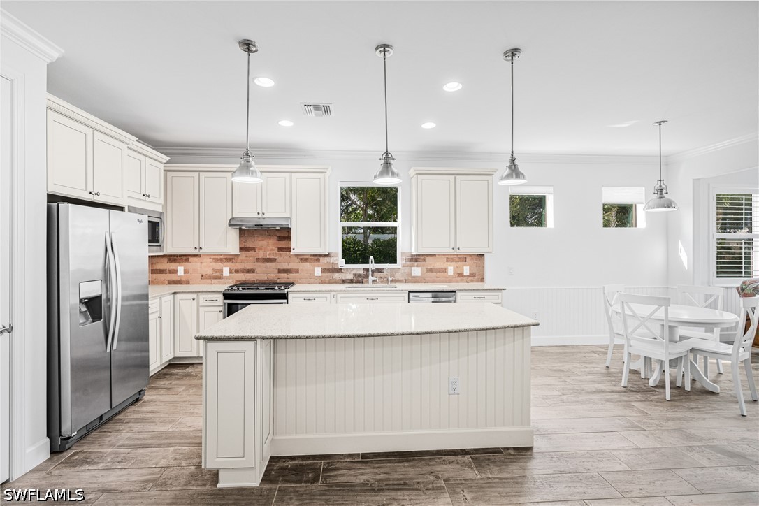 3 Bed SingleFamilyResidence for Sale in Estero, photo 8