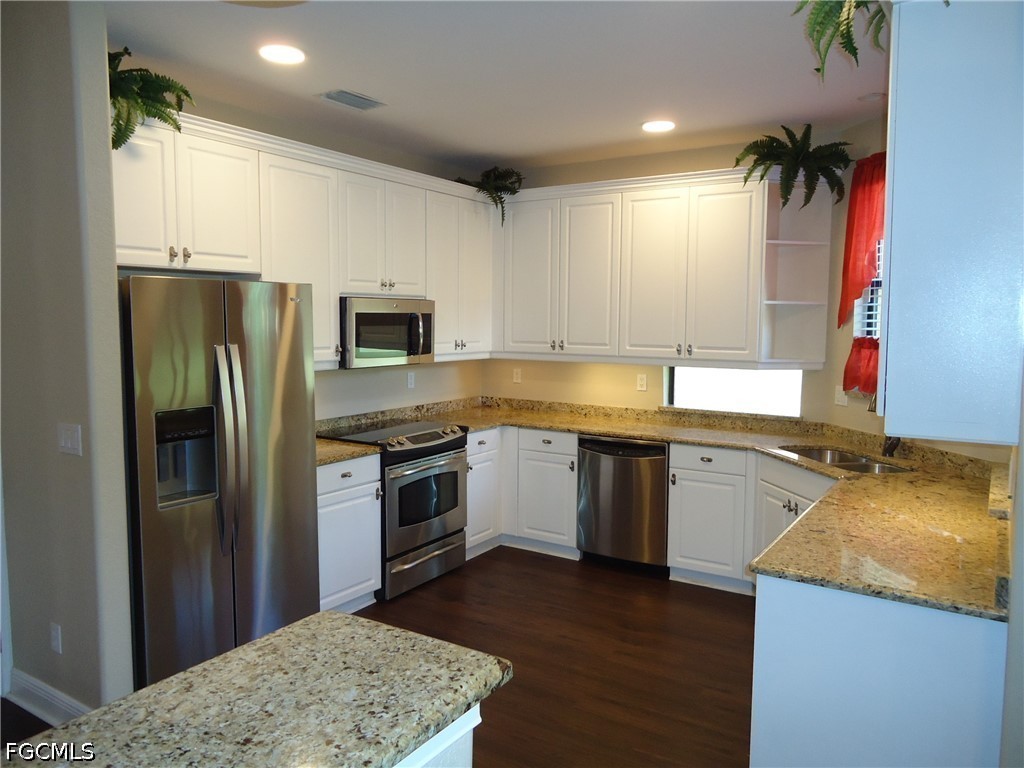 3 Bed Waterfront Home for Sale in Fort Myers, photo 8