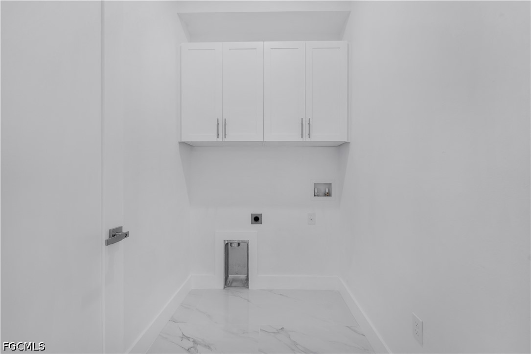 3 Bed SingleFamilyResidence for Sale in Cape Coral, photo 8
