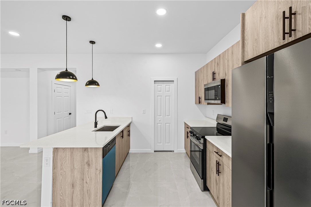 3 Bed SingleFamilyResidence for Sale in Lehigh Acres, photo 8