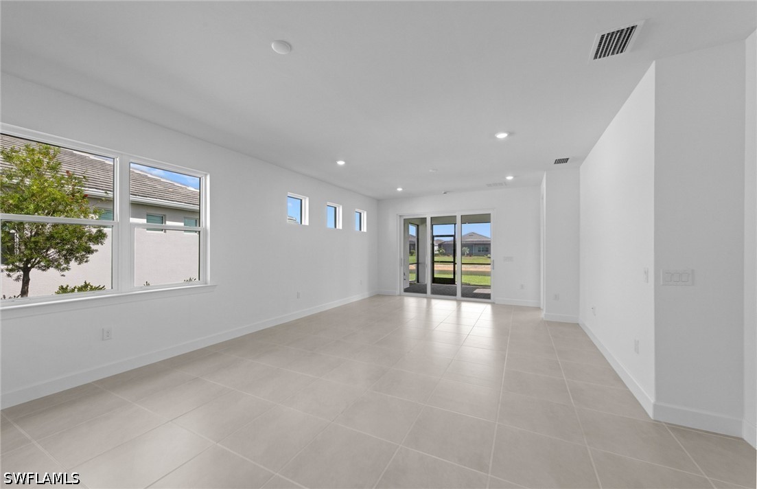 2 Bed SingleFamilyResidence for Sale in Alva, photo 8