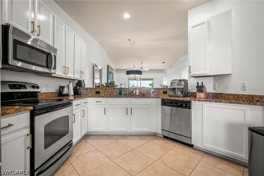 3 Bed Condominium for Sale in Heritage Bay, photo 8