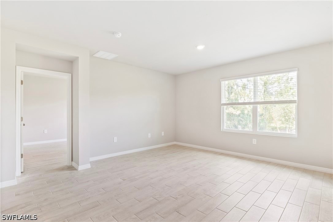 4 Bed SingleFamilyResidence for Sale in Lehigh Acres, photo 8