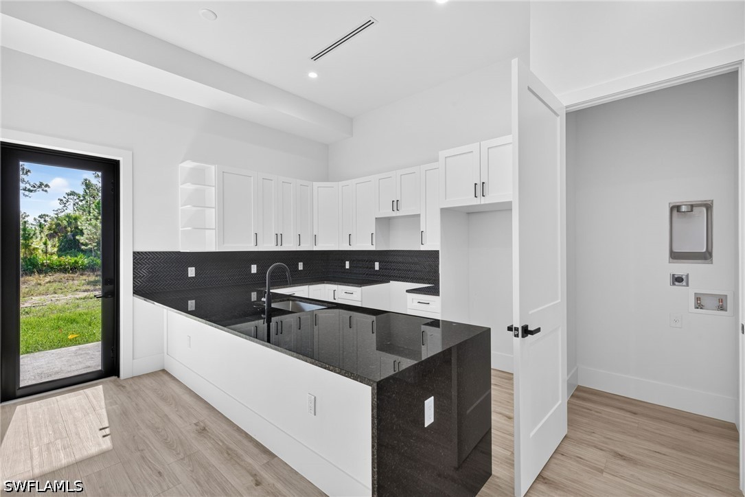 3 Bed SingleFamilyResidence for Sale in Naples, photo 8