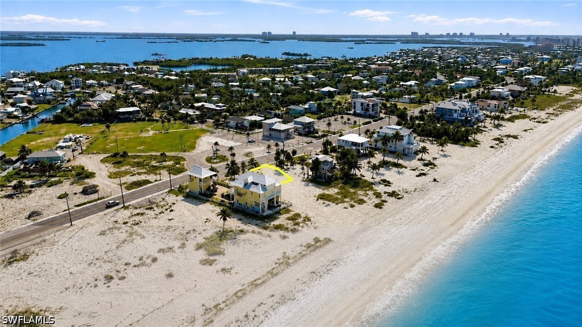 Waterfront Home for Sale in Mcphie Park, photo 8
