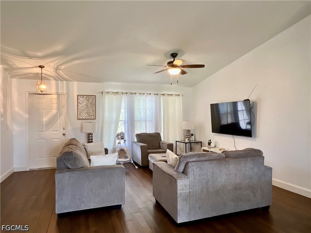 3 Bed SingleFamilyResidence for Sale in Cape Coral, photo 8