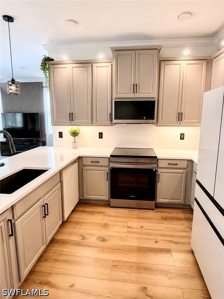 3 Bed Townhouse for Sale in Summit Place, photo 8