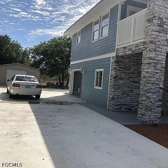 4 Bed SingleFamilyResidence for Sale in Harbor Heights, photo 8