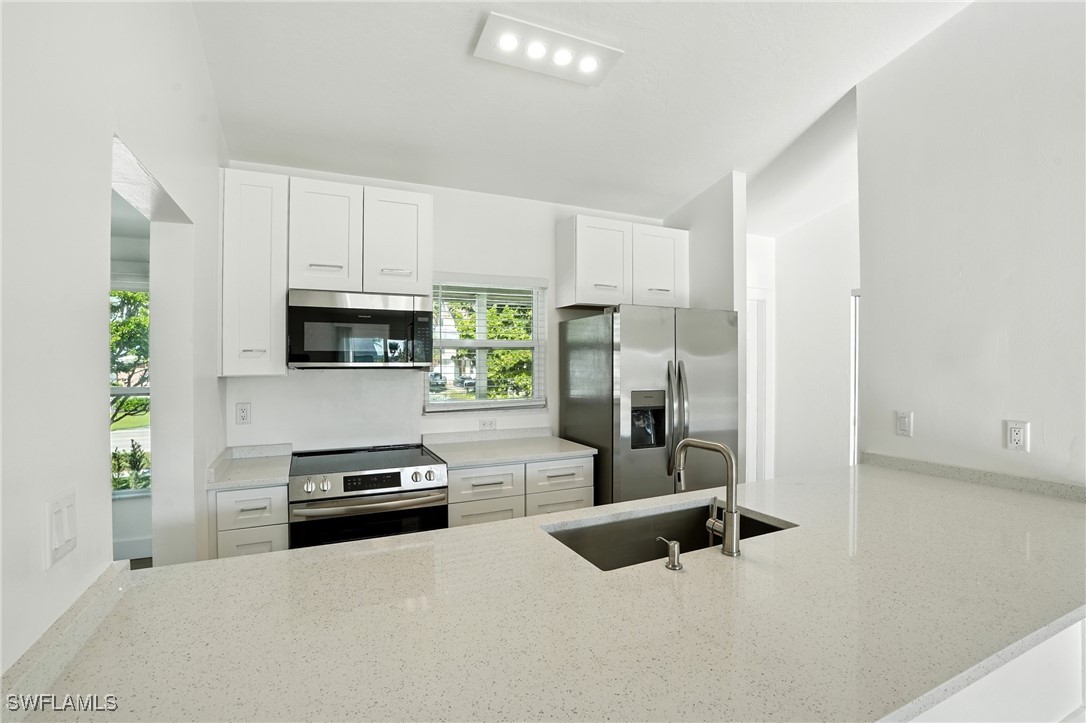 2 Bed SingleFamilyResidence for Sale in Bonita Beach, photo 9