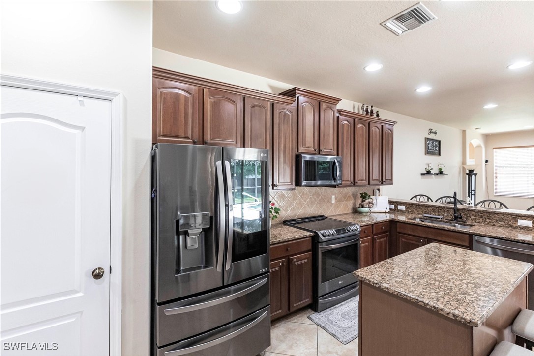 5 Bed Pool Home for Sale in Promenade West, photo 9