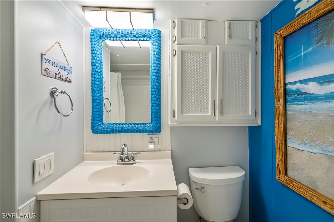 1 Bed Waterfront Home for Sale in North Fort Myers, photo 9