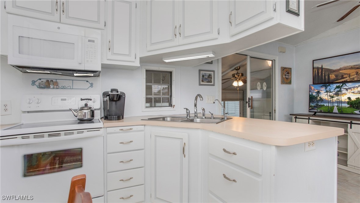 1 Bed ManufacturedHome for Sale in Estero, photo 9