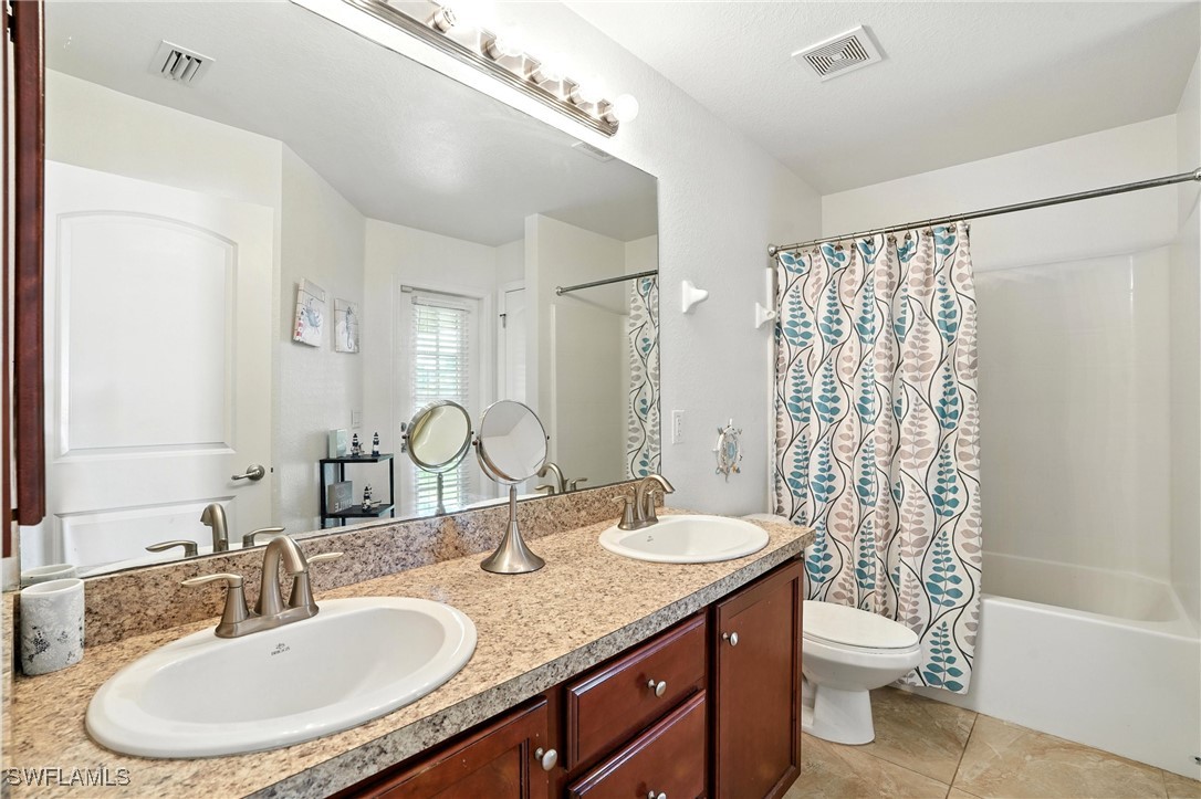 4 Bed SingleFamilyResidence for Sale in Lehigh Acres, photo 9