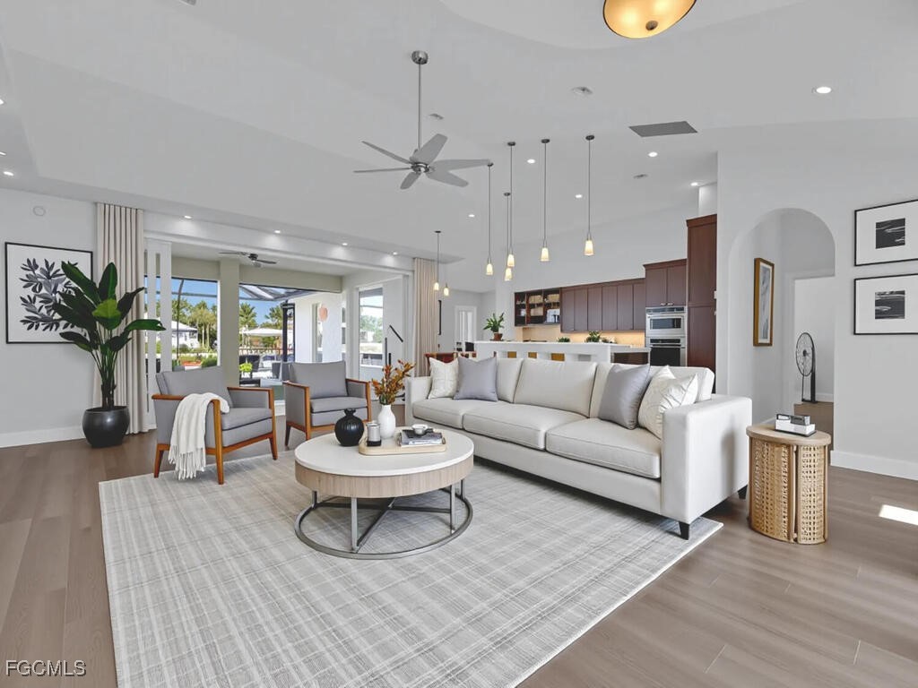 5 Bed Pool Home for Sale in Rose Garden, photo 9