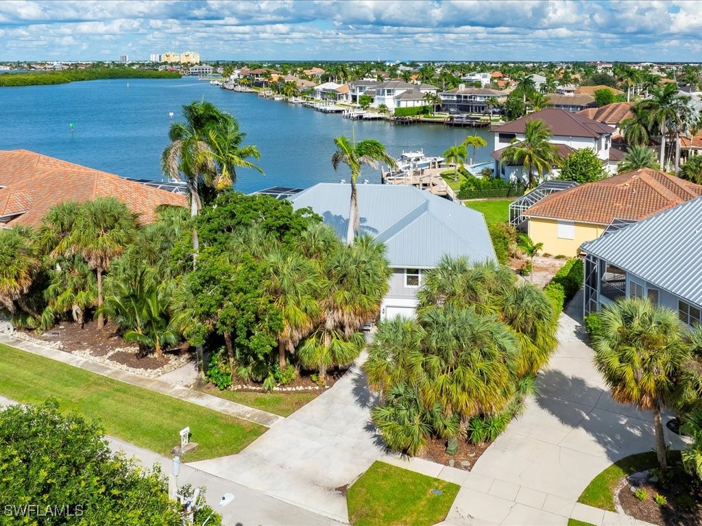 3 Bed Pool Home for Sale in Collier Bay, photo 9