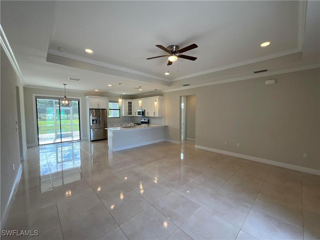 3 Bed SingleFamilyResidence for Sale in Naples, photo 9