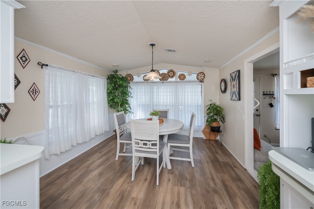 1 Bed ManufacturedHome for Sale in North Fort Myers, photo 9