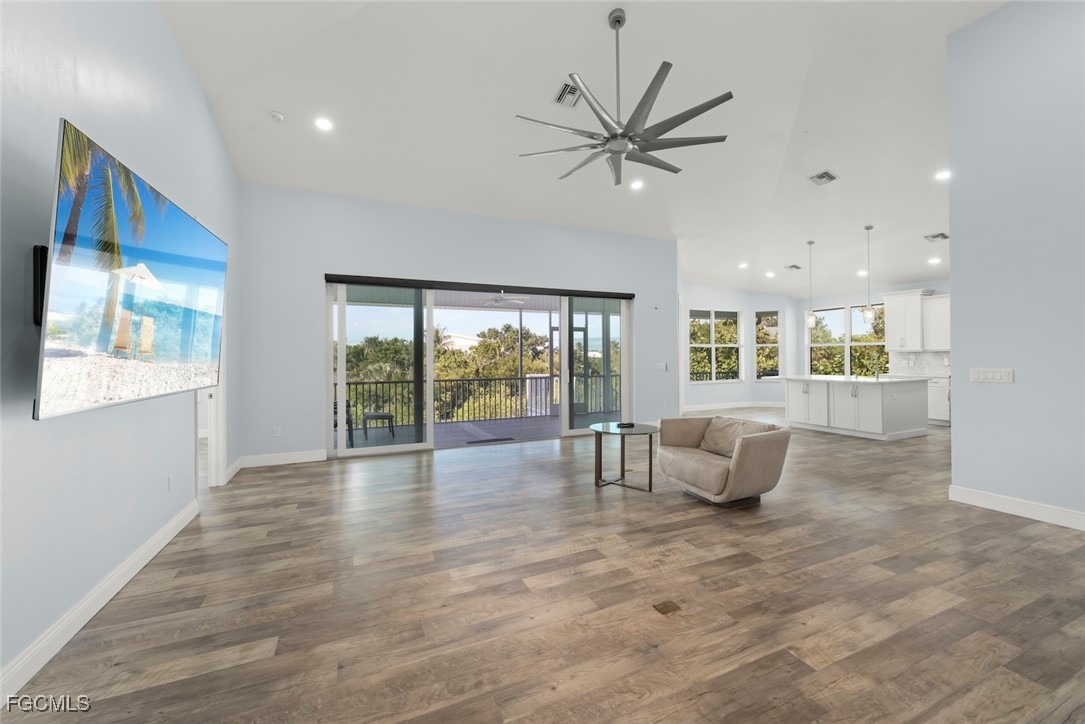 4 Bed Waterfront Home for Sale in Del Sega, photo 9