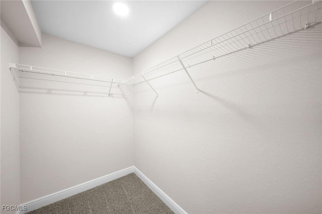3 Bed SingleFamilyResidence for Sale in Lehigh Acres, photo 9