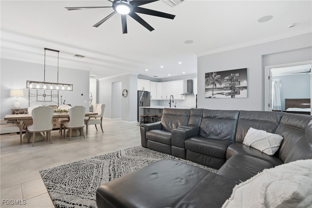 4 Bed SingleFamilyResidence for Sale in Naples, photo 9