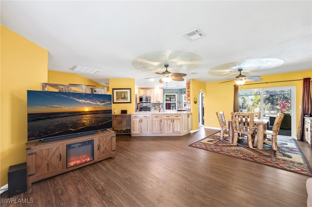 3 Bed Pool Home for Sale in Lehigh Acres, photo 9