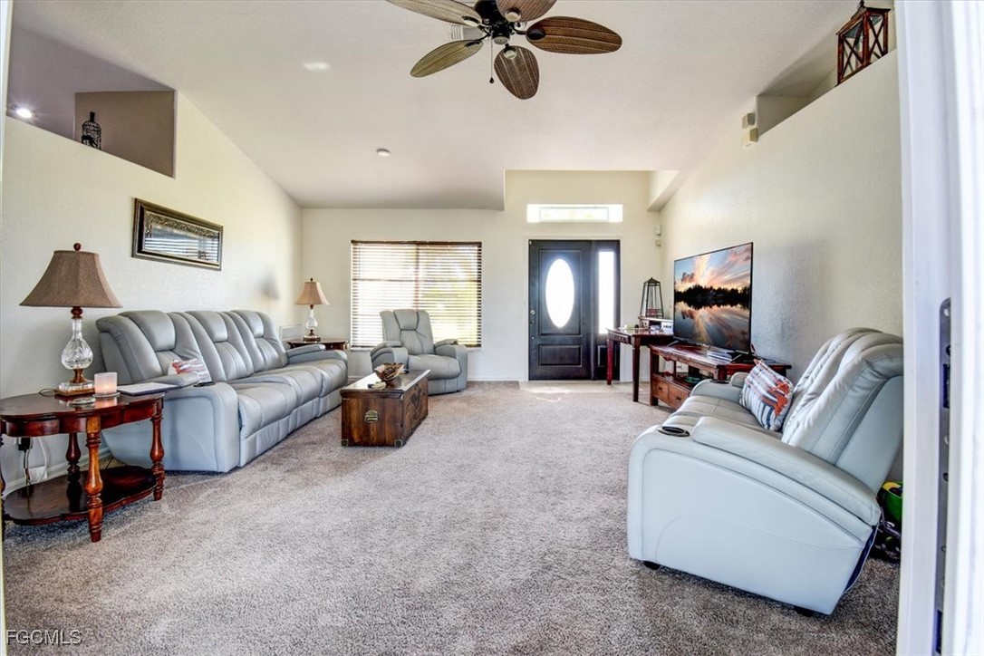 3 Bed SingleFamilyResidence for Sale in Cape Coral, photo 9