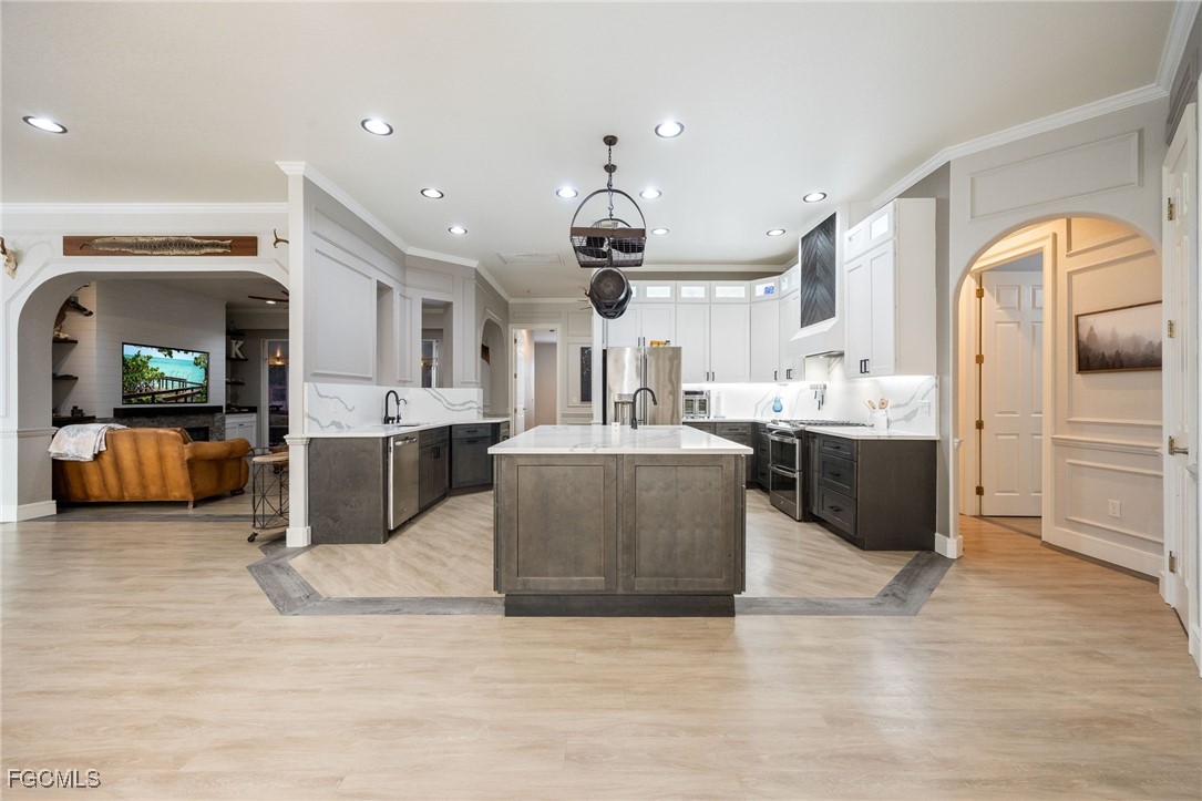 4 Bed SingleFamilyResidence for Sale in Lehigh Acres, photo 9
