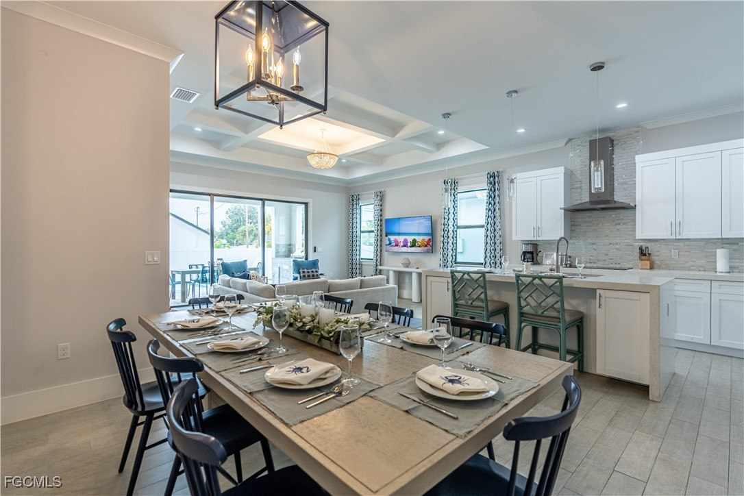 5 Bed Pool Home for Sale in Naples Park, photo 9