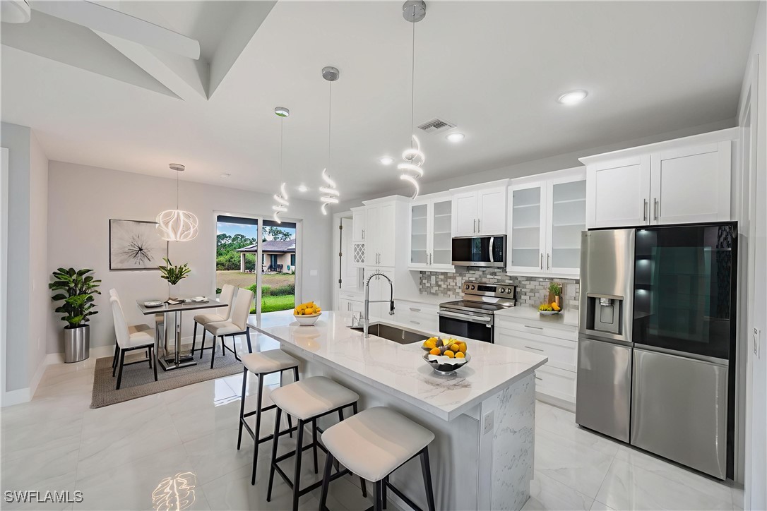 3 Bed SingleFamilyResidence for Sale in Lehigh Acres, photo 9