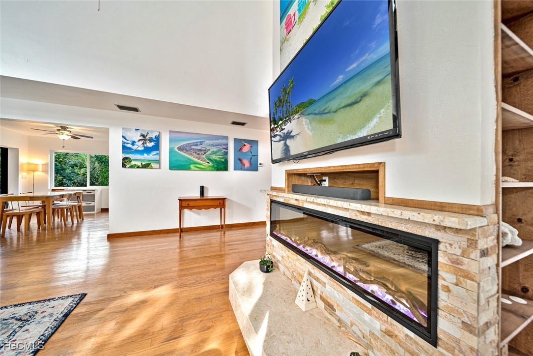 4 Bed SingleFamilyResidence for Sale in Sanibel Bayous, photo 9