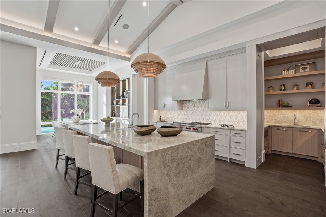 5 Bed Pool Home for Sale in Park Shore, photo 9
