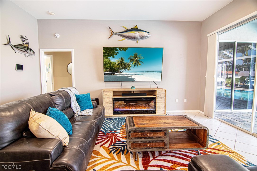 3 Bed Pool Home for Sale in Cape Coral, photo 9