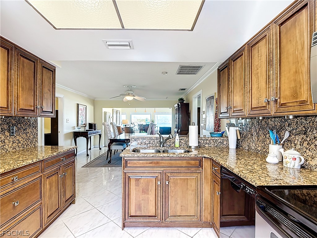2 Bed Waterfront Home for Sale in Labelle, photo 9