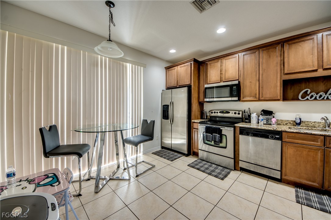 3 Bed Townhouse for Sale in Colonnade At Forum, photo 9