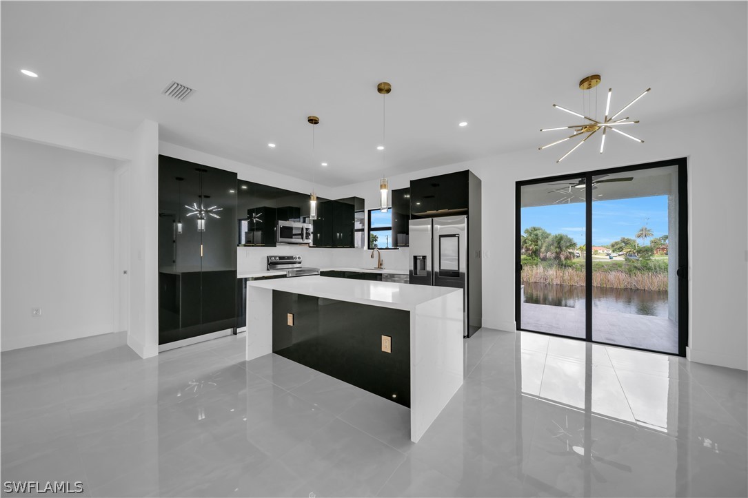 3 Bed Pool Home for Sale in Cape Coral, photo 9
