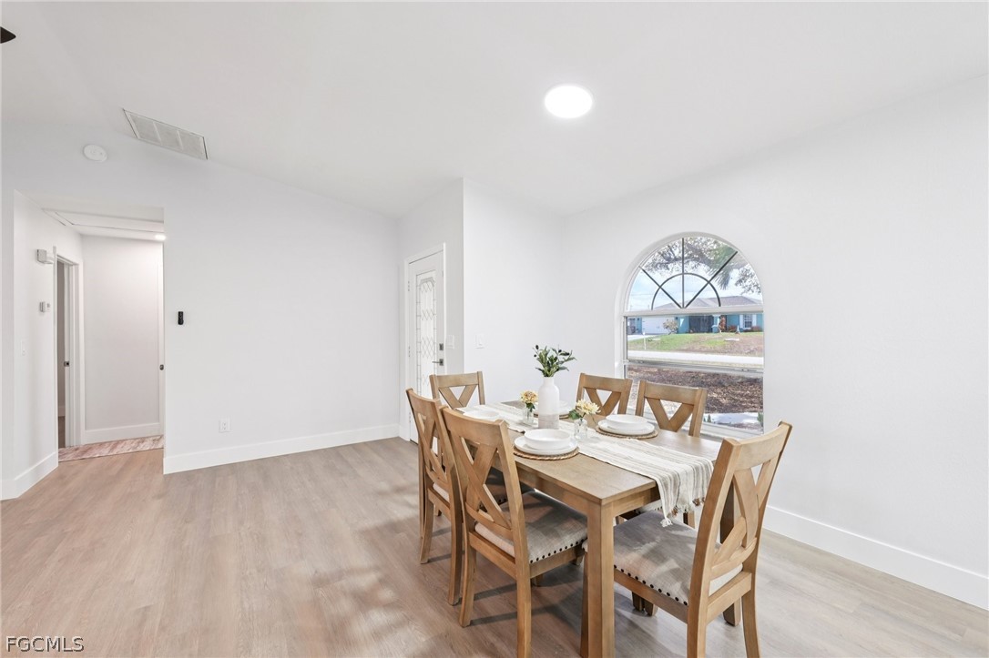 5 Bed SingleFamilyResidence for Sale in Cape Coral, photo 9