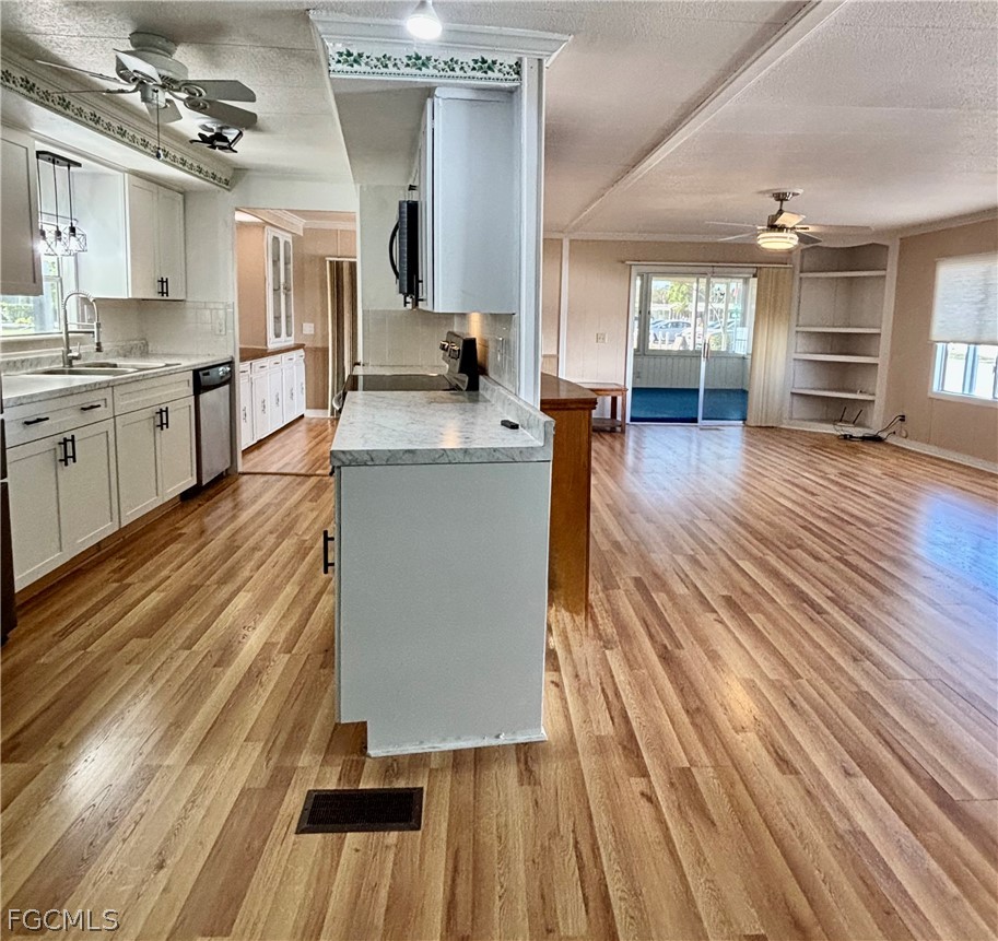 2 Bed ManufacturedHome for Sale in North Fort Myers, photo 9